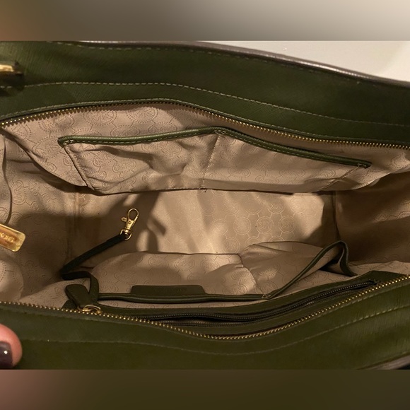 Michael Kors olive green crossbody bag - Picture 3 of 3